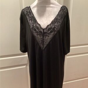 Black Lace V-Neck Nightdress